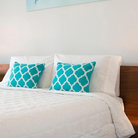 Beach Living At Island Pine Villas Blse George Town Eksteriør billede