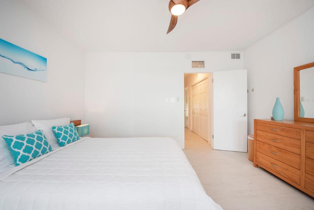 Beach Living At Island Pine Villas Blse George Town Eksteriør billede